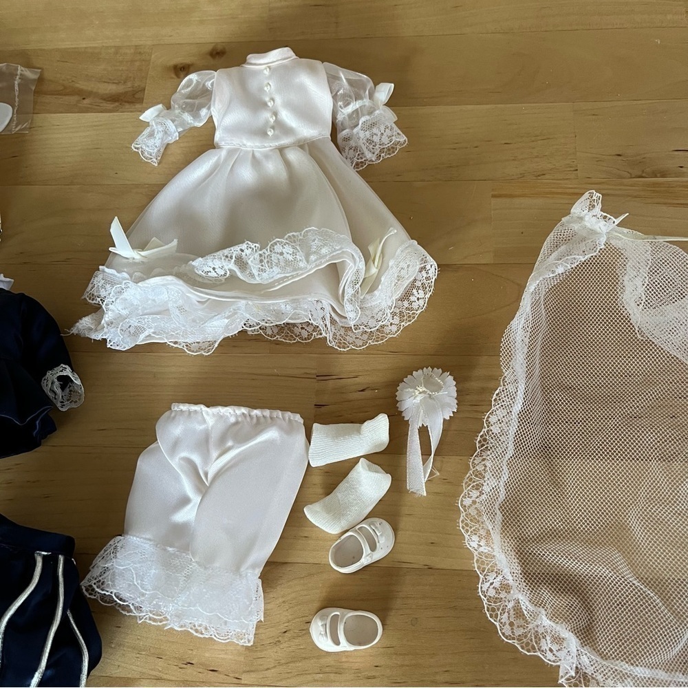 Vintage 80’s Vogue Dolls Dakin 1988 Lot Of 2 Outfits Bride And Blue Pants Suit - Picture 2 of 6